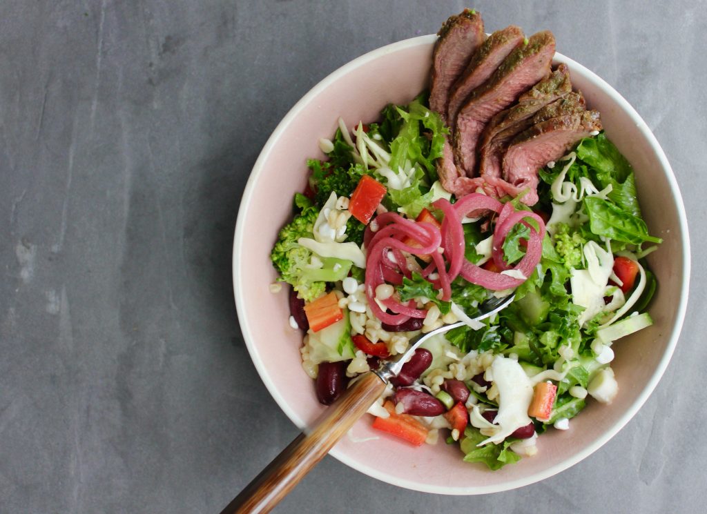 Cowboy bowl flanke steak i skål