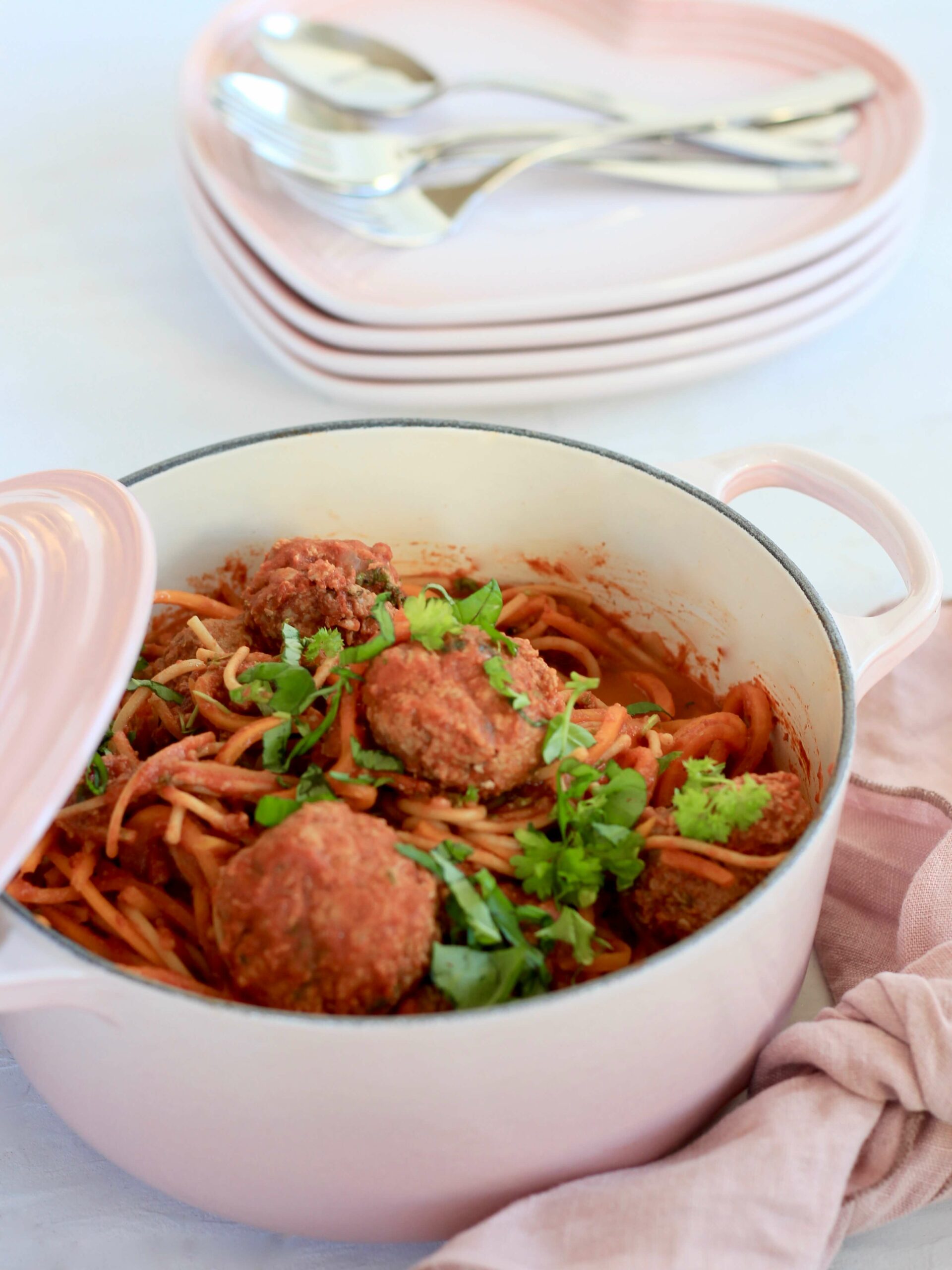 Spaghetti med tomatsovs