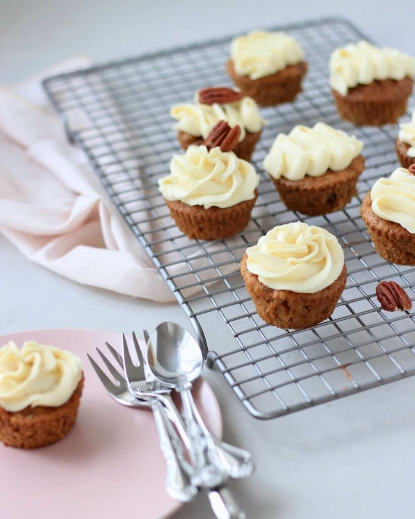 Gulerodsmuffins med frosting